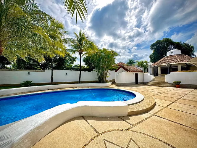 Hermosa Residencia en Venta en Santo Domingo