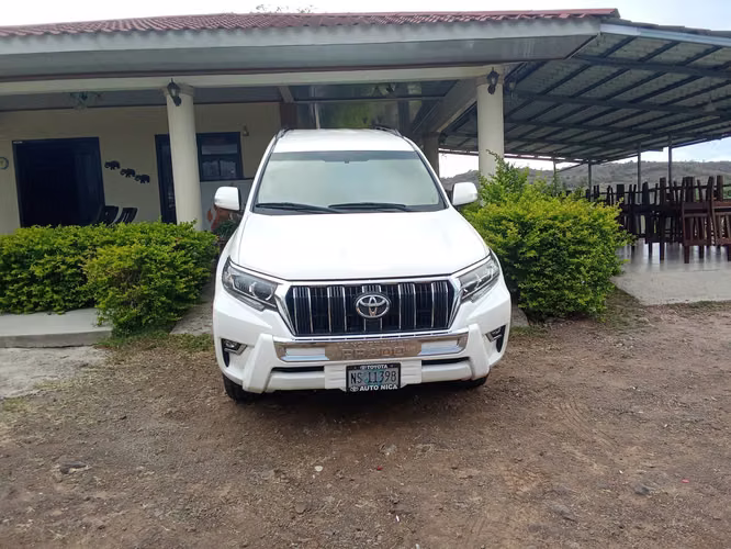vendo toyota prado txl 2021