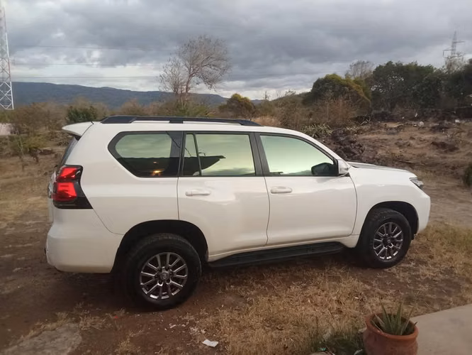 vendo toyota prado txl 2021