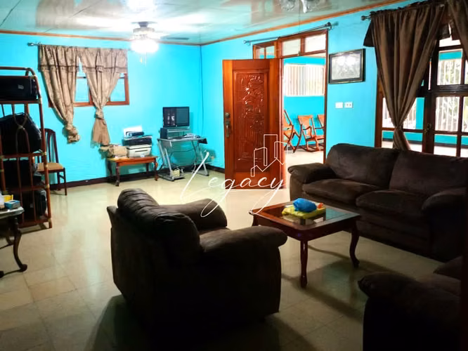 LD-Venta de Casa Amplia en Bello Horizonte!