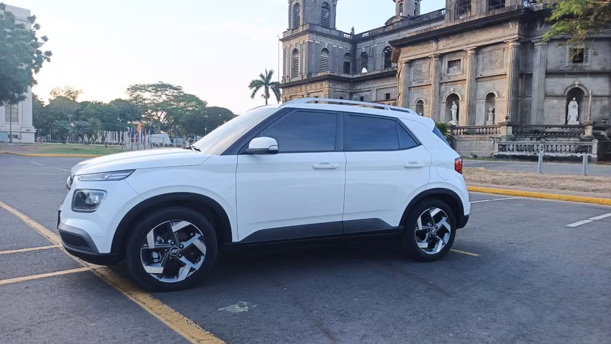 rento vehiculos sedanes, pick up y st/wagon