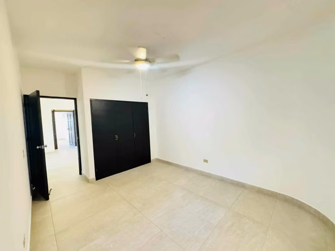 KW- Venta , casa amplia en Carretera Masaya Km 12 - Imagen 7