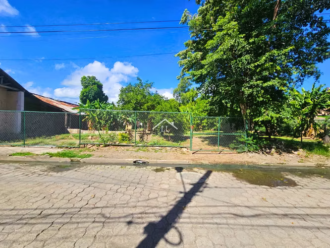 LL - Se Vende Terreno en el Centro de la Ciudad de Granada - Imagen 1