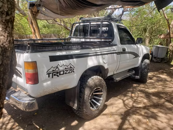 TOYOTA HILUX 22SR 1989 –UL (0 KM)!  