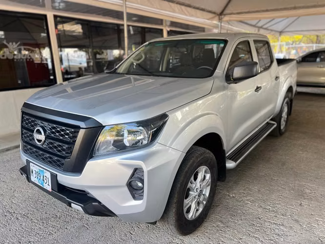 Nissan Frontier año 2025 Automática