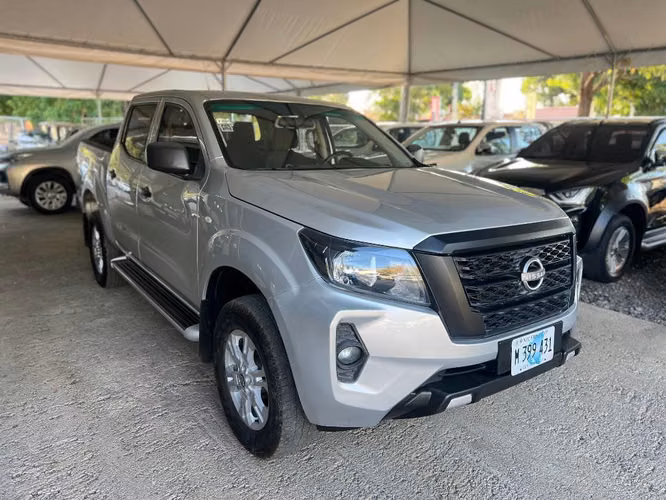 Nissan Frontier año 2025 Automática