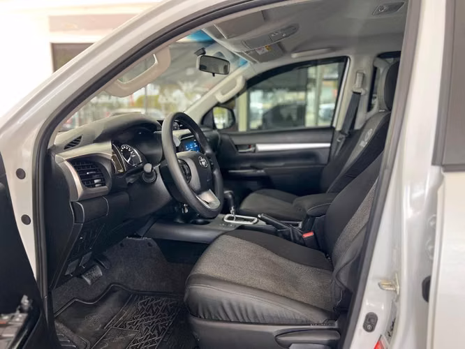 Toyota Hilux año 2026 SR
