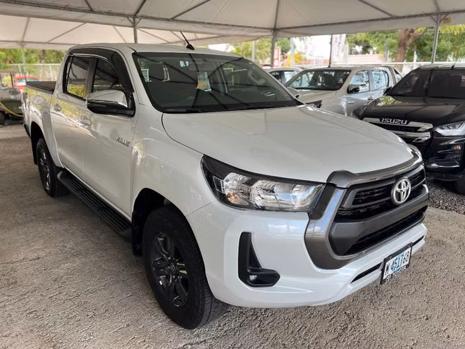 Toyota Hilux año 2026 SR
