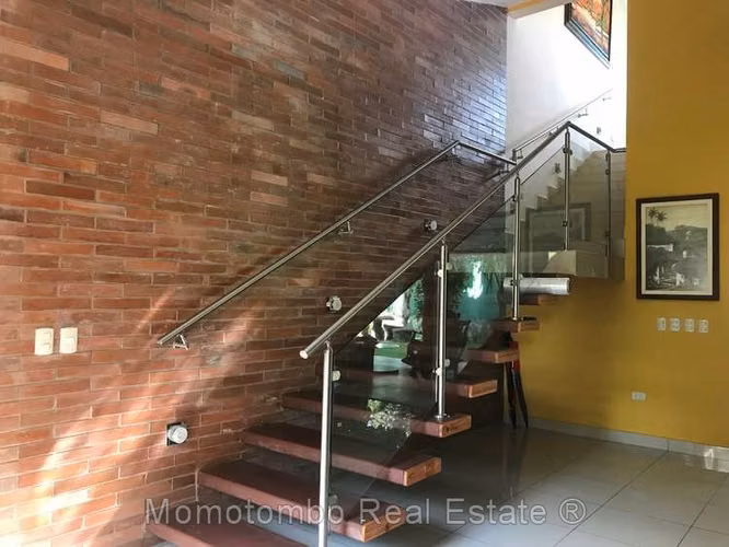 Comoda Casa en Carretera Sur