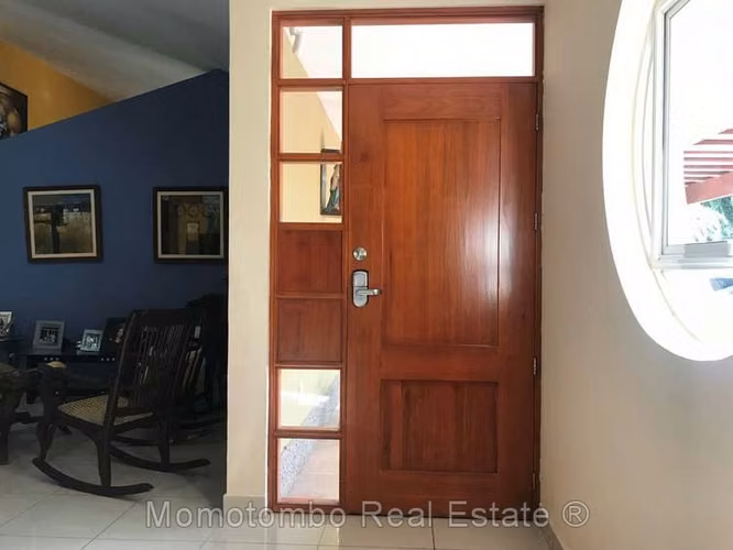 Comoda Casa en Carretera Sur