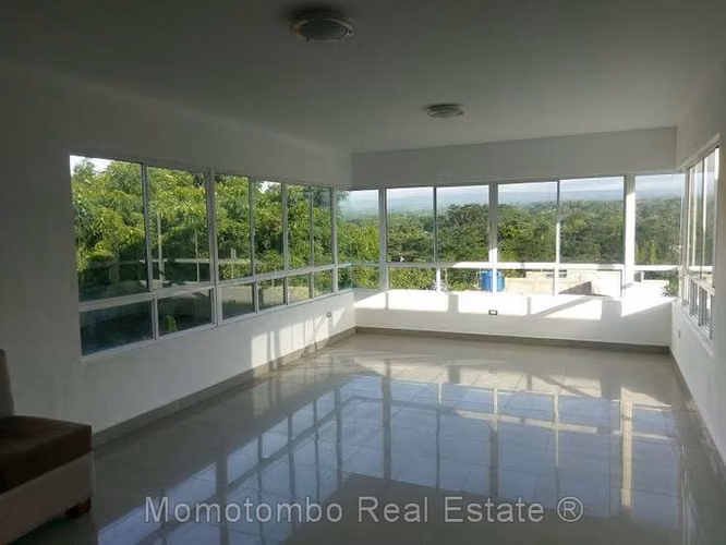 Moderna Casa en Venta en Carretera Sur