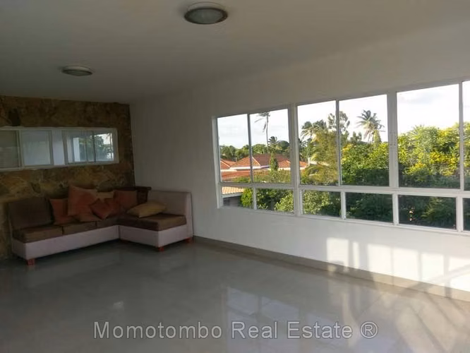Moderna Casa en Venta en Carretera Sur