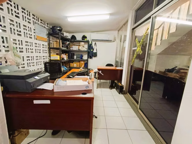 LL - Se Vende Propiedad Comercial en Bolonia