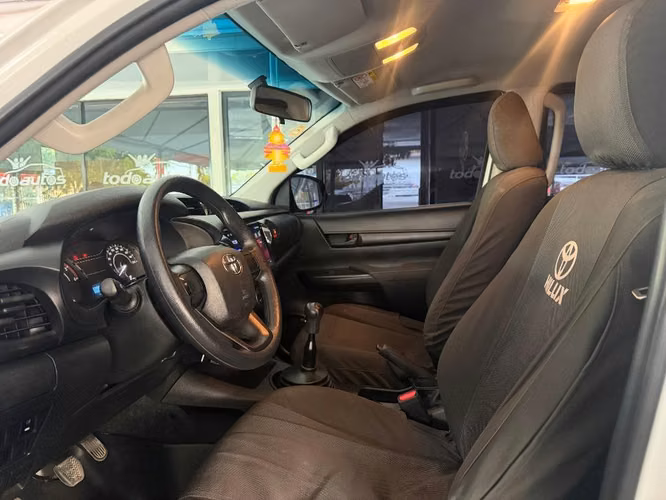 Toyota Hilux año 2024