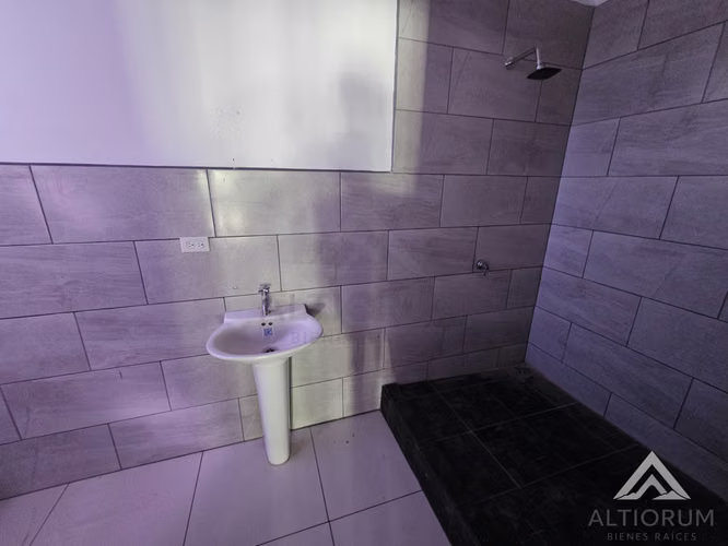 AMPLIO LOCAL COMERCIAL EN RENTA