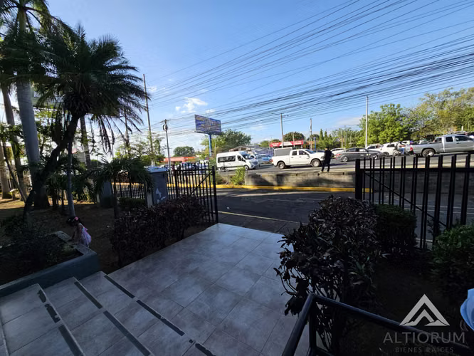 AMPLIO LOCAL COMERCIAL EN RENTA