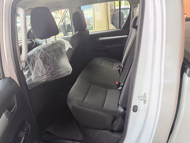 NUEVA DE PAQUETE - Hilux 2026 Mecanica 4x4 intermedia
