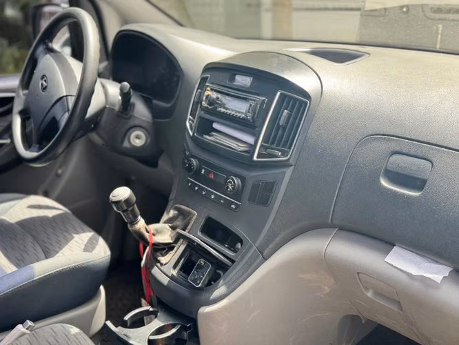Vendo microbús H1 año 2016