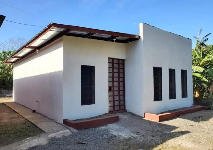 SL-Selling house in New Leon Road km 9