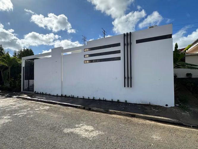 Modern residence for rent - El Prado, Road to Masaya (Km 16.8)
