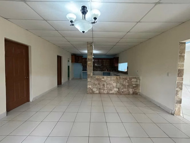 HERMOSA CASA CON PISCINA EN VENTA – RESIDENCIAL VILLA HERMOSA, DIRIAMBA - Imagen 10