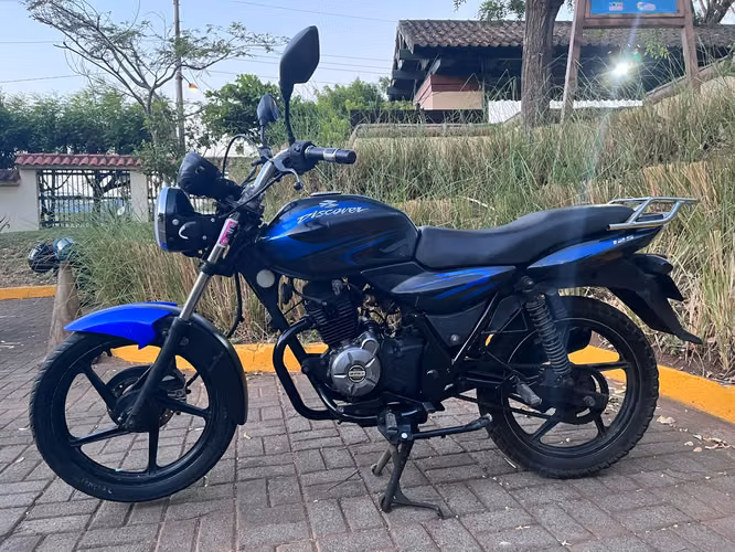 Se vende Bajaj Discover 125 DTSi año 2013 – Lista para trabajar