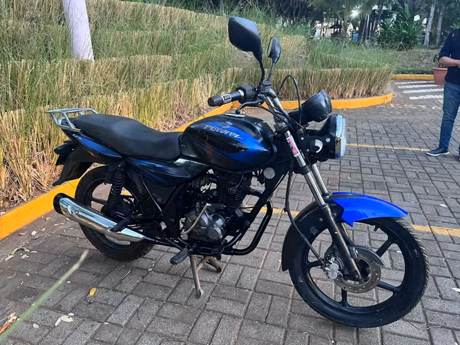 Se vende Bajaj Discover 125 DTSi año 2013 – Lista para trabajar