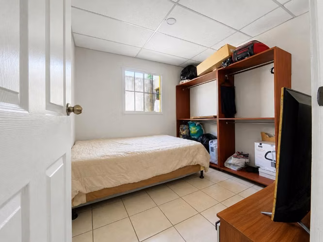 CASA DE 2 PLANTAS EN CIUDAD DORAL / U$72,000