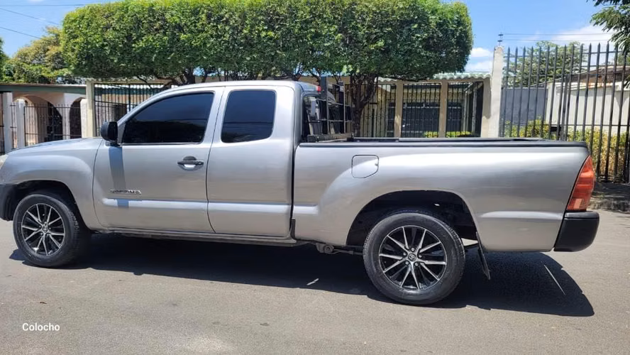 TOYOTA TACOMA 2015 EN EXCELENTE ESTADO