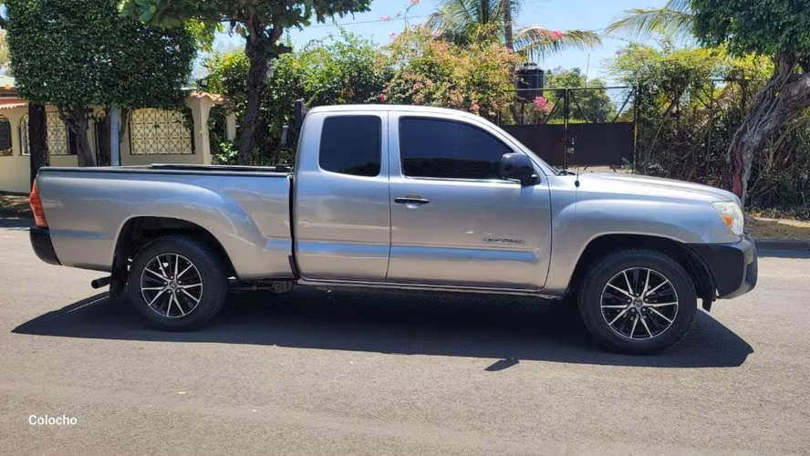 TOYOTA TACOMA 2015 EN EXCELENTE ESTADO