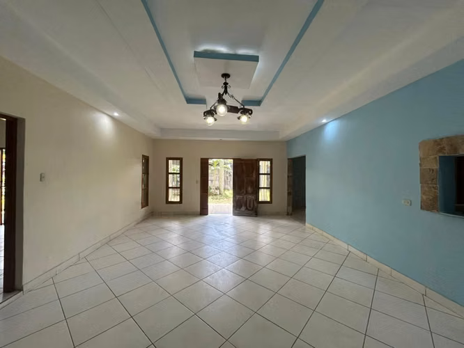 Hermosa Casa con Piscina en Venta – Villa Hermosa, Diriamba