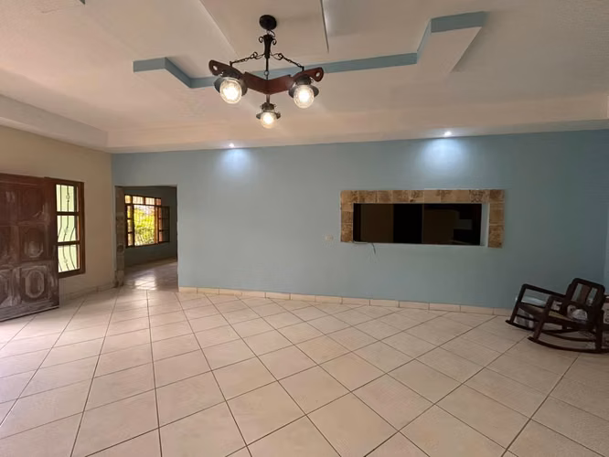 Hermosa Casa con Piscina en Venta – Villa Hermosa, Diriamba
