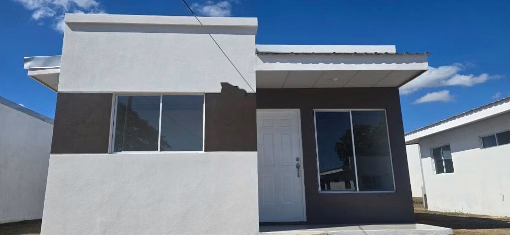 Renta de Casa Nueva en Carretera Nueva a Leon en Residencial Ciudadela Trinidad AH