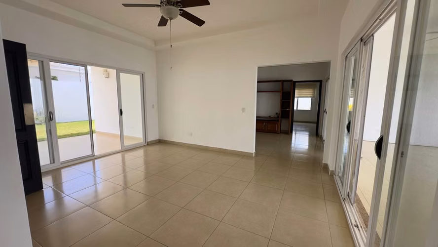 ESTA CASA EN ESQUIPULAS SE SIENTE COMO UN SUEÑO - Imagen 11