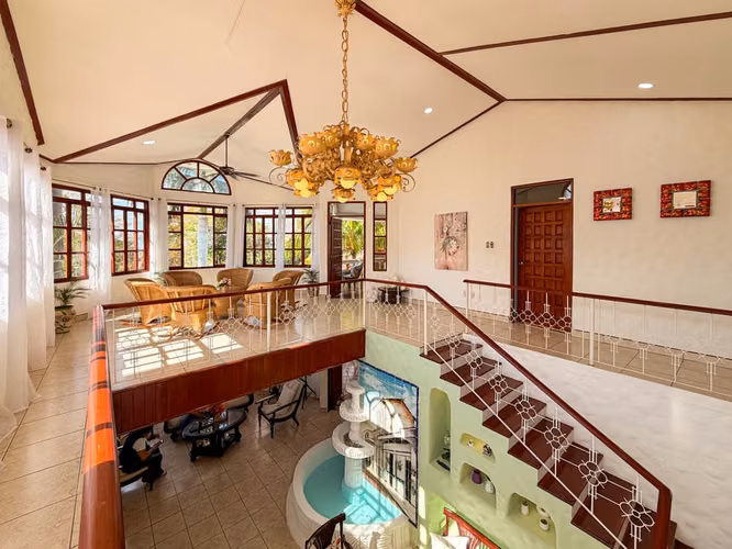 Espectacular casa en venta en carretera Masaya km 18