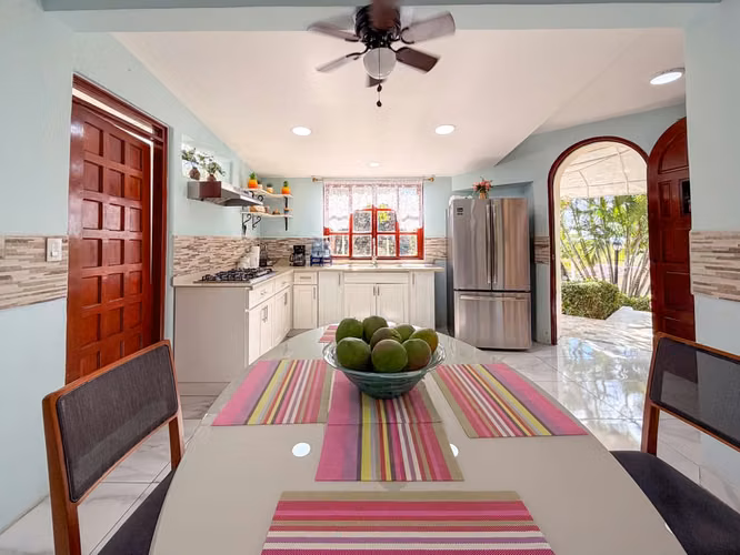 Espectacular casa en venta en carretera Masaya km 18