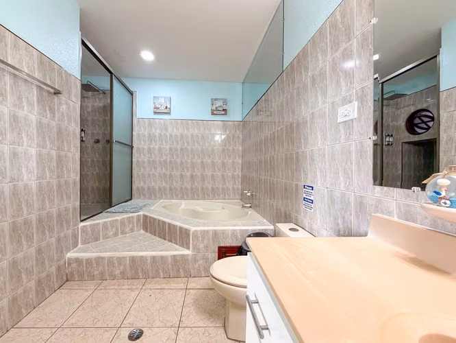 Espectacular casa en venta en carretera Masaya km 18