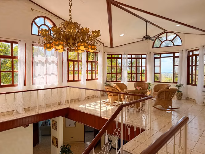 Espectacular casa en venta en carretera Masaya km 18
