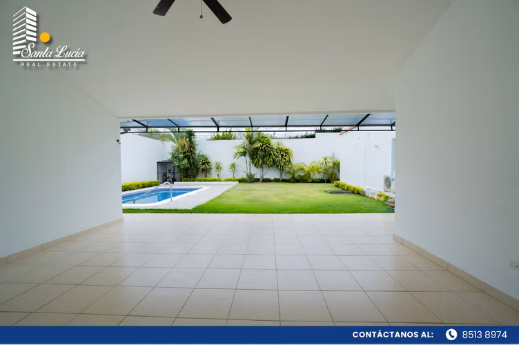 Preciosa Casa en Venta ubicada en La Estancia de Santo Domingo - LL
