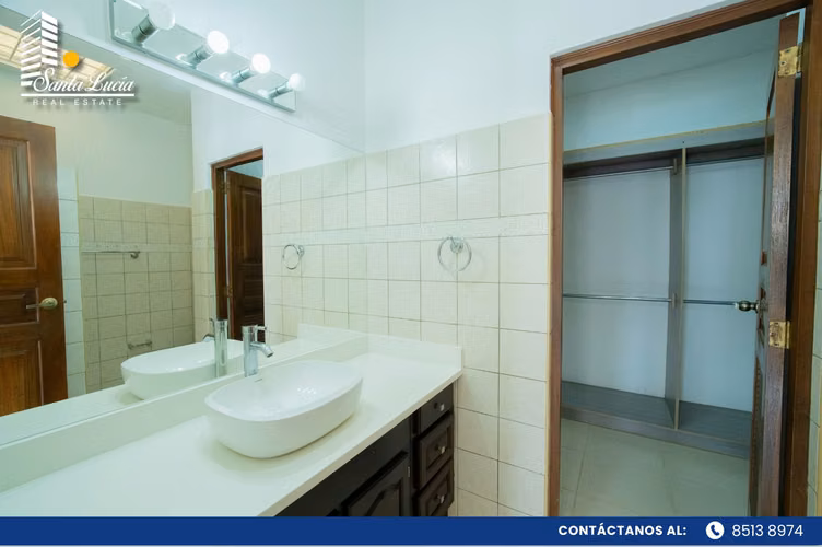 Preciosa Casa en Venta ubicada en La Estancia de Santo Domingo - LL