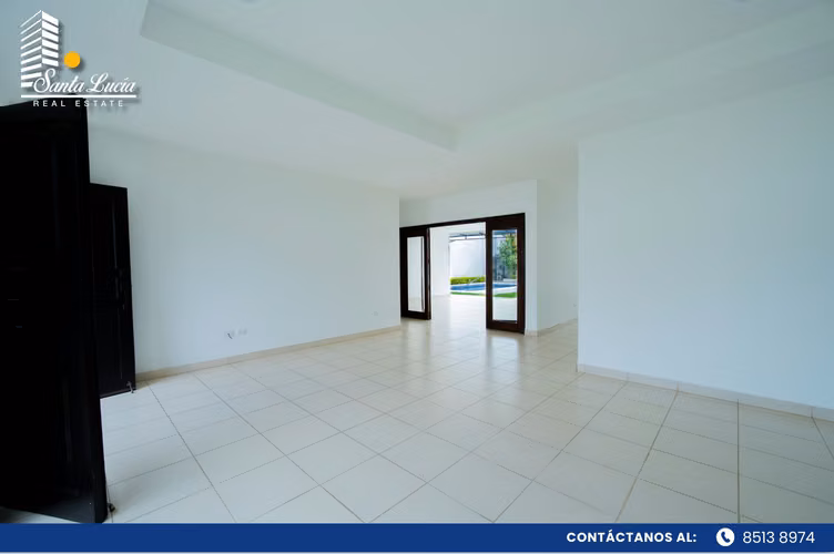 Preciosa Casa en Venta ubicada en La Estancia de Santo Domingo - LL