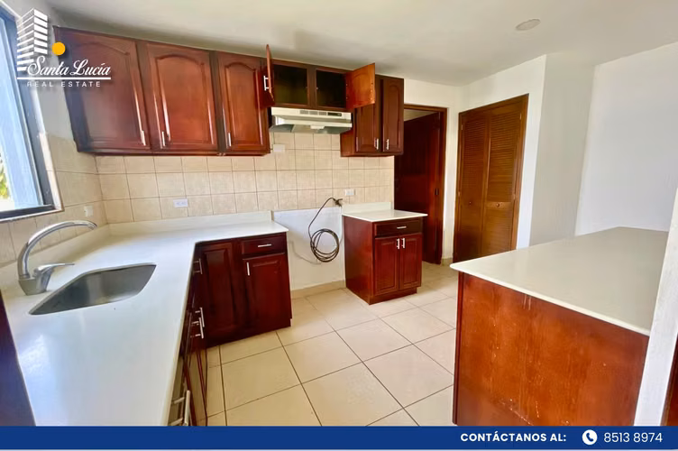 Preciosa Casa en Venta-Santo Domingo - LL - Imagen 4
