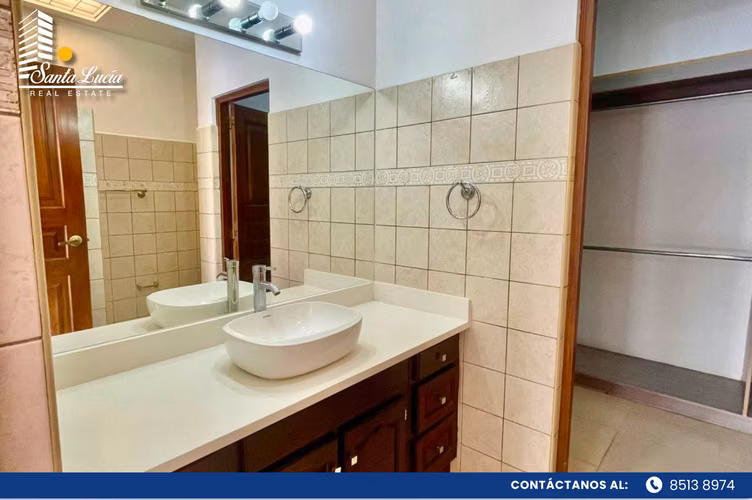 Preciosa Casa en Venta-Santo Domingo - LL - Imagen 7