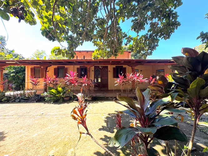 House for sale on the Masaya Highway