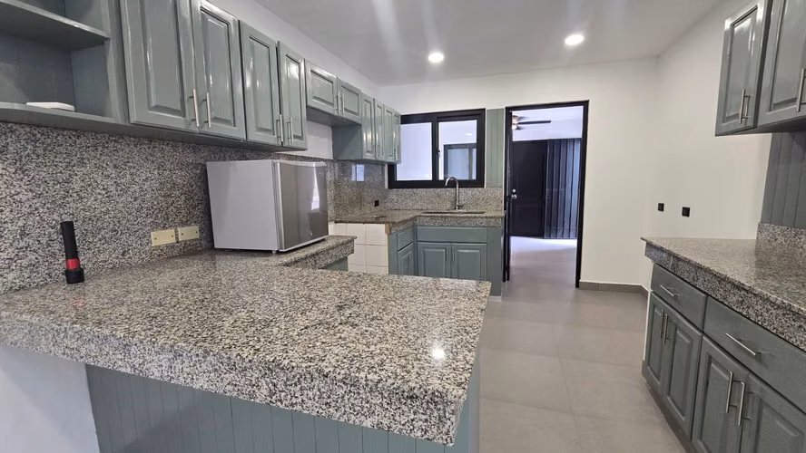 Venta de casa de dos plantas remodela en km 11 Carretera Masaya - Imagen 8