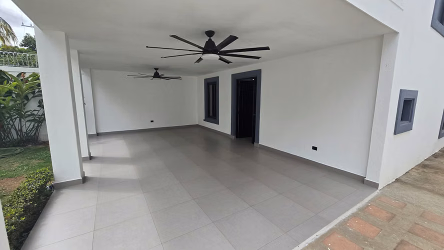 Venta de casa de dos plantas remodela en km 11 Carretera Masaya - Imagen 18