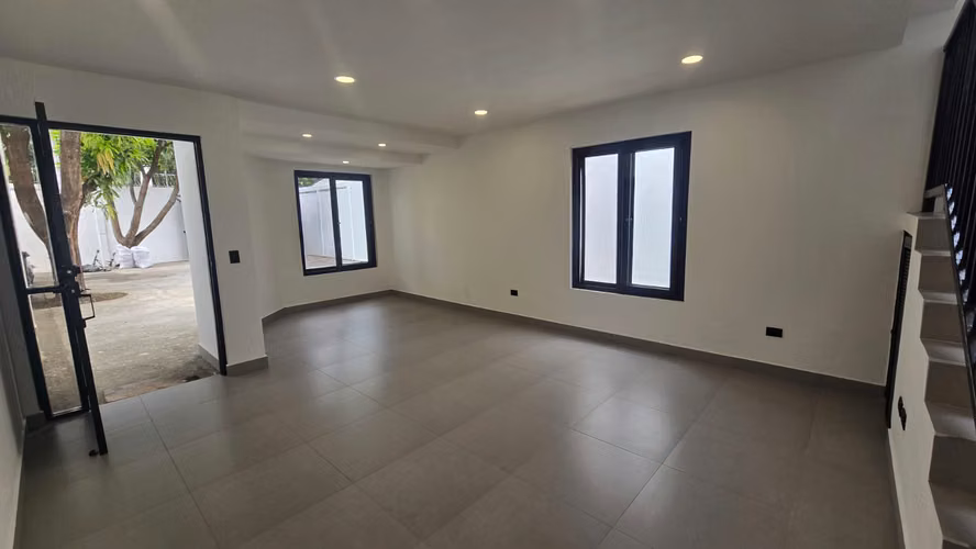 Venta de casa de dos plantas remodela en km 11 Carretera Masaya - Imagen 7