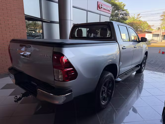 NUEVA DE PAQUETE - Hilux 2026 Mecanica 4x4 Intermedia