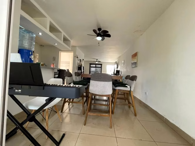 KC-Casa estilo Townhouse en Venta en Condominio Valparaiso de Santo Domingo