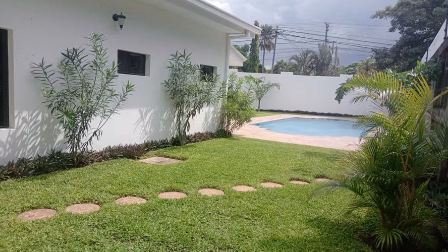 Hermosa Casa en venta o alquiler, Managua